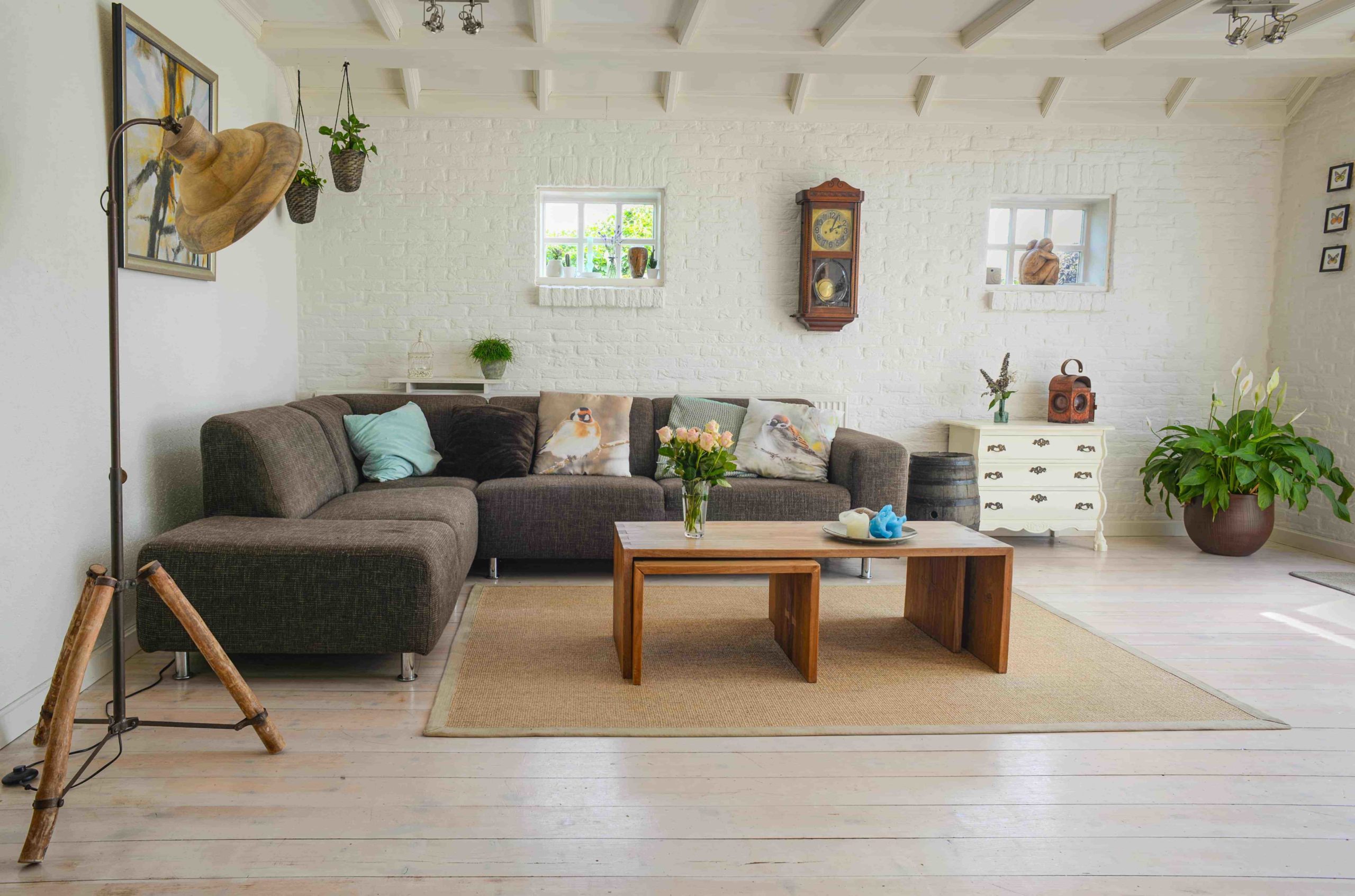 How many feet is a 10x10 room?
