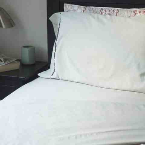 Is bamboo bedding good for hair?