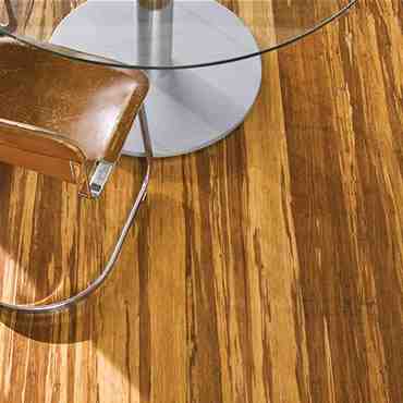 Does bamboo flooring scratch with dogs?