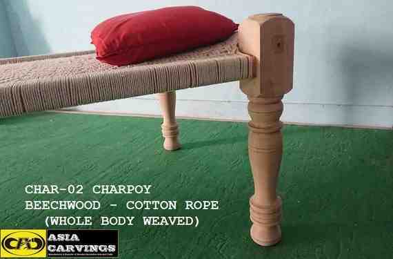 What is the difference between engineered and solid bamboo flooring?