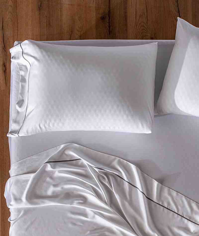 Do bamboo clothes smell?
