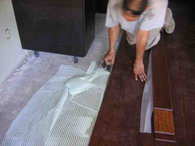 How do you install bamboo floor underlayment?