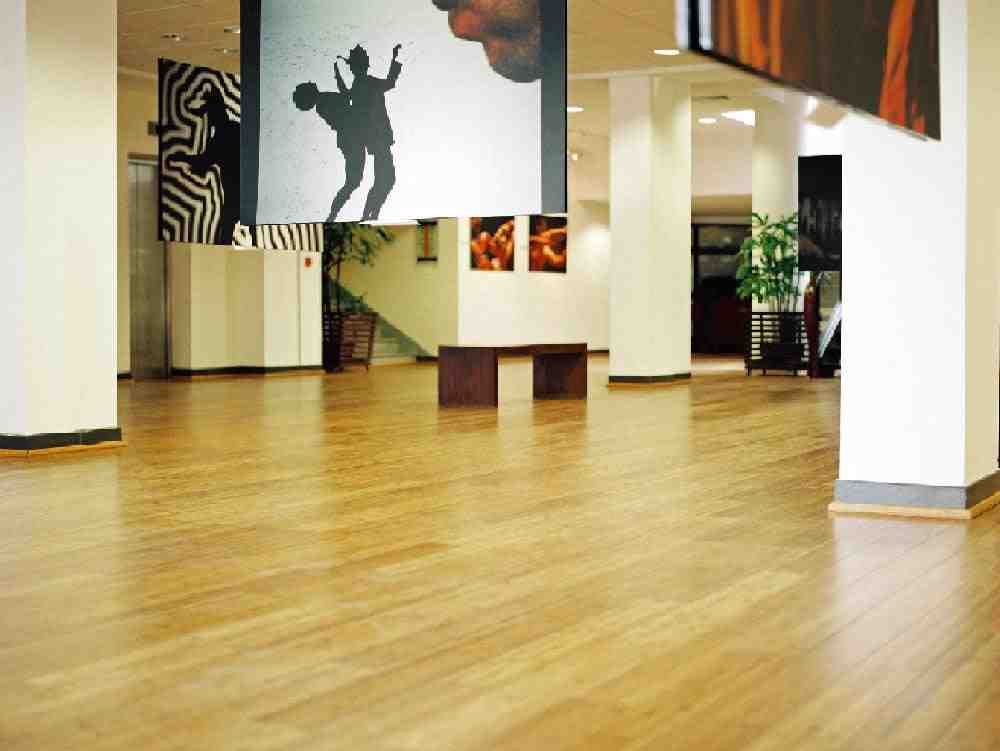 How do you install floating bamboo flooring?