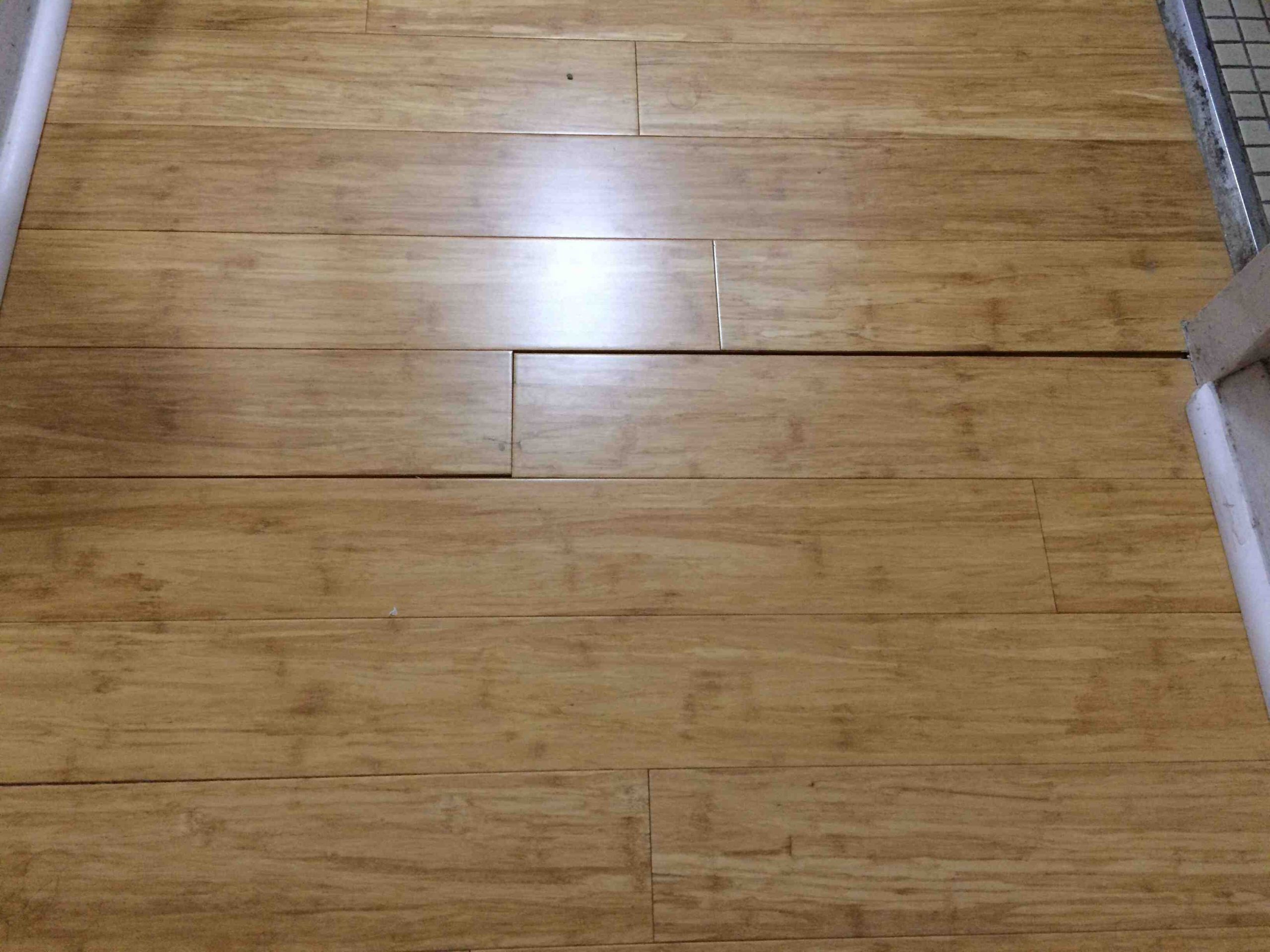 What kind of glue is used for bamboo flooring?