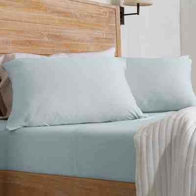 Do bamboo sheets help with hot flashes?