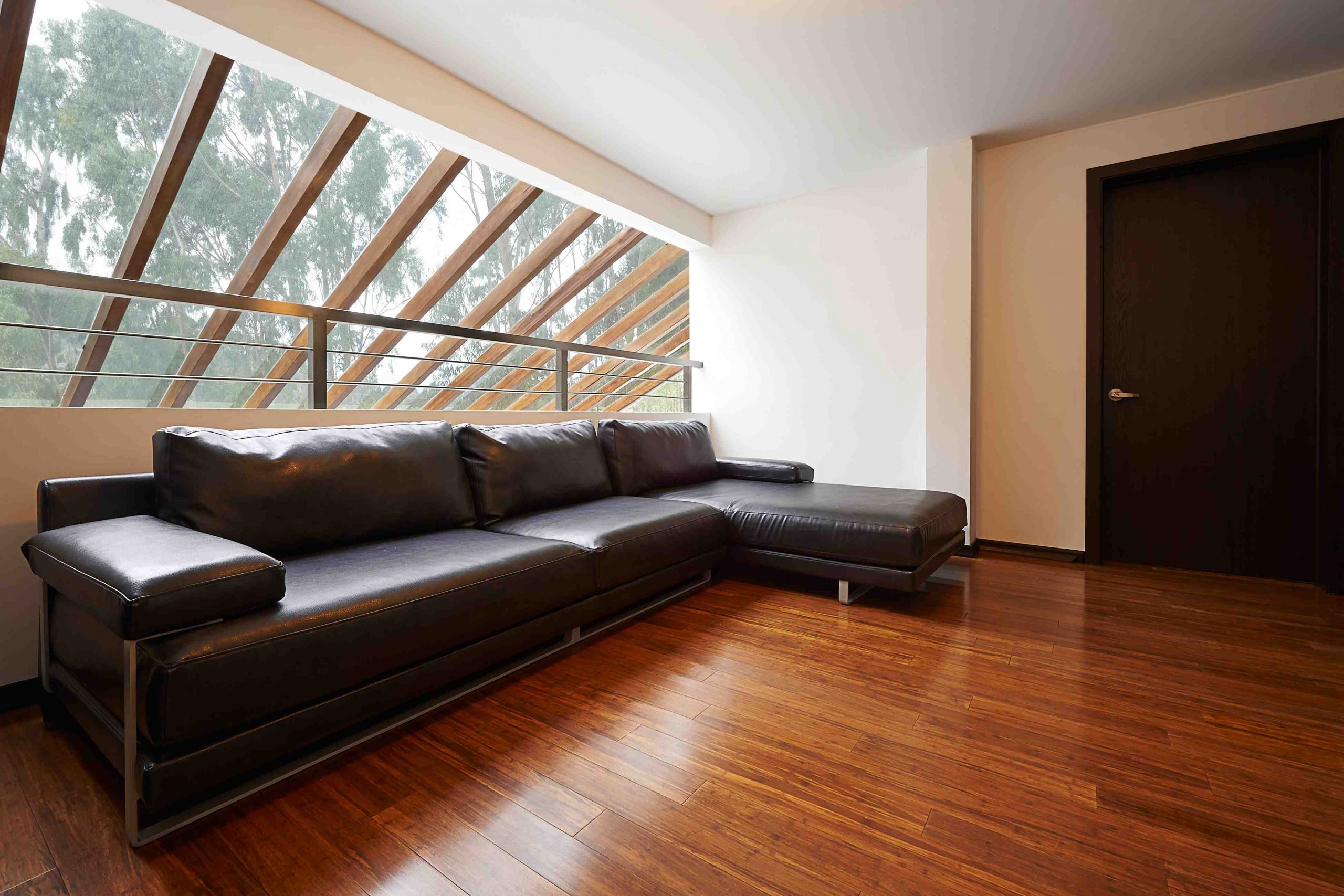 Do bamboo floors need to be sealed?