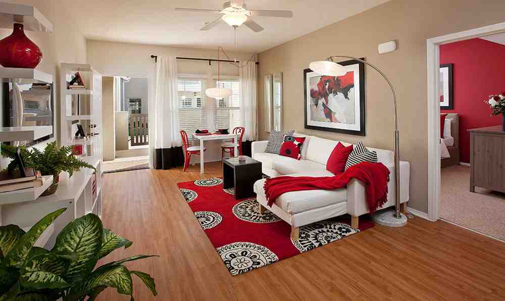 What color hardwood floor is best for resale?